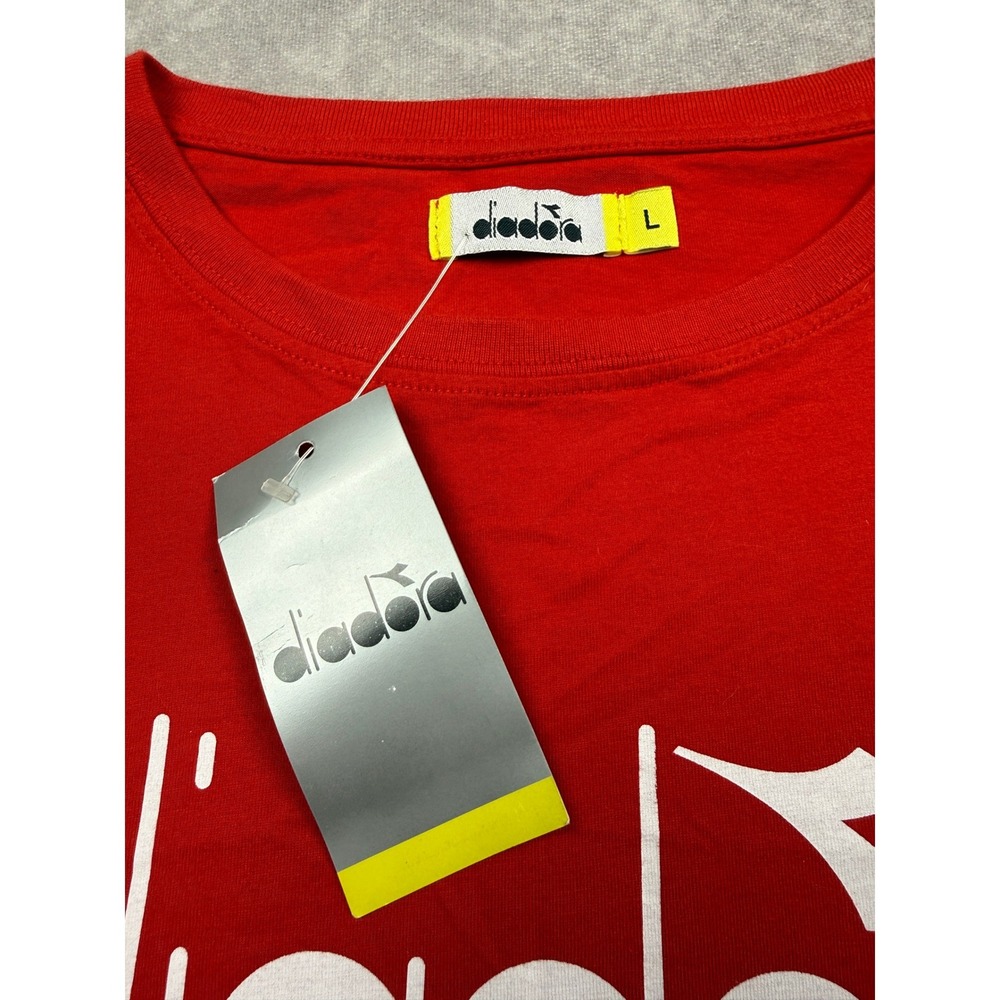 NWT Diadora 1948 Men L Legends Never End Sneaker Graphic T-Shirt Red Portugal - Picture 6 of 11